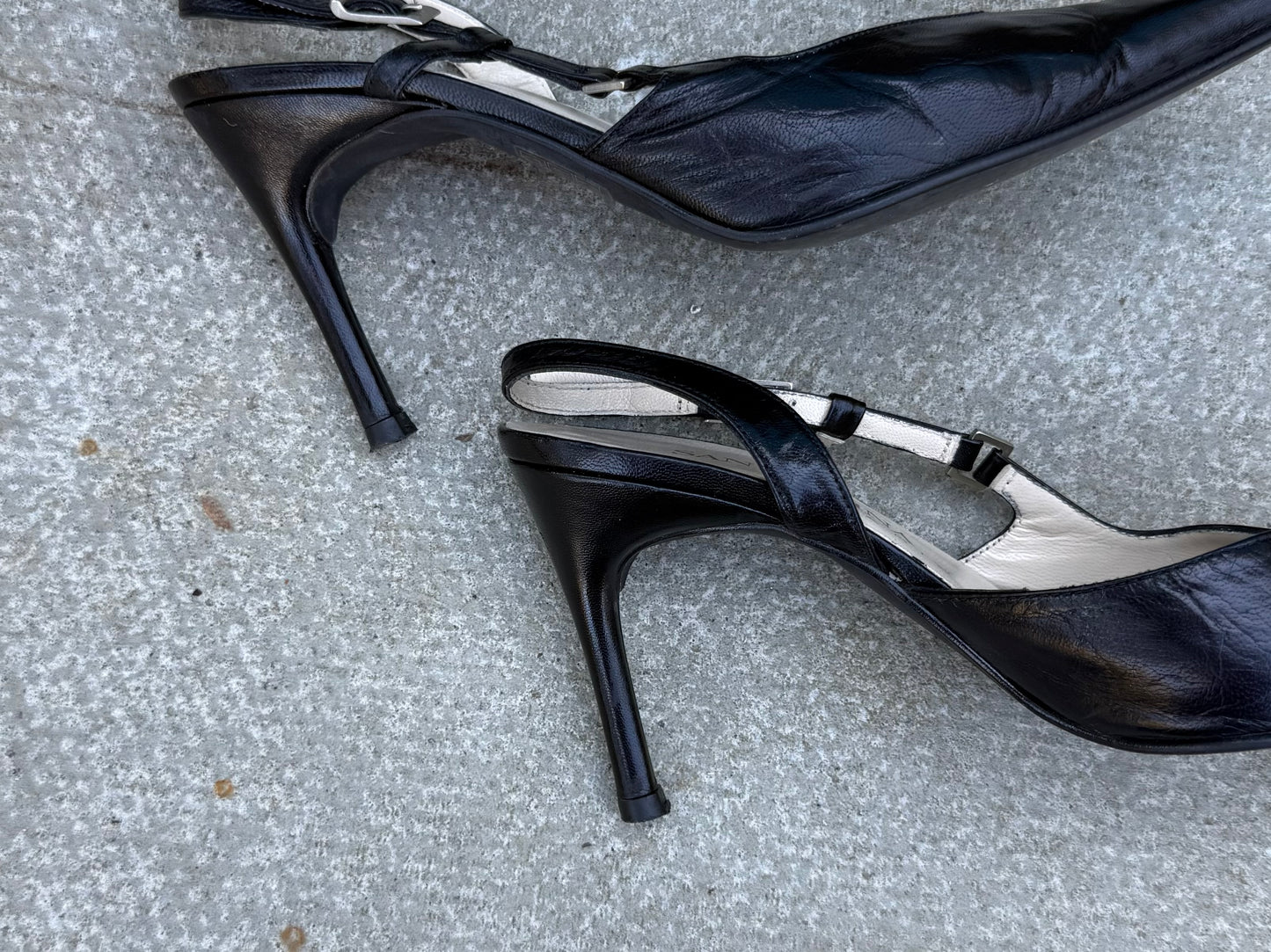 San Marina Black Pointed Slingback Heels