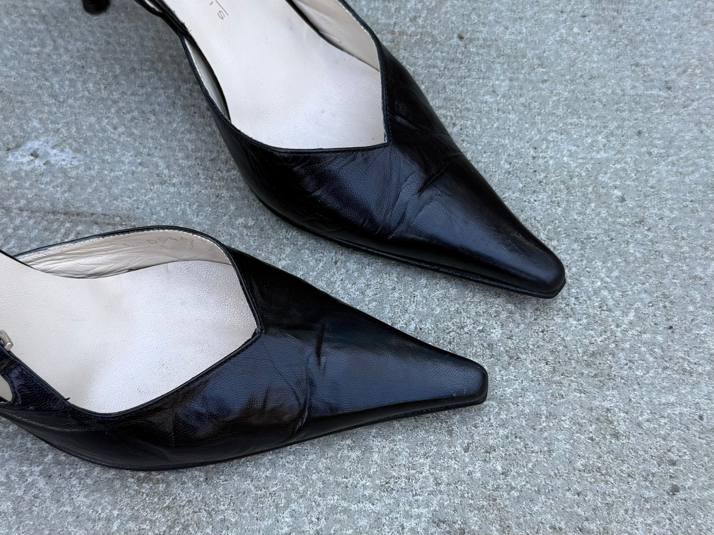 San Marina Black Pointed Slingback Heels