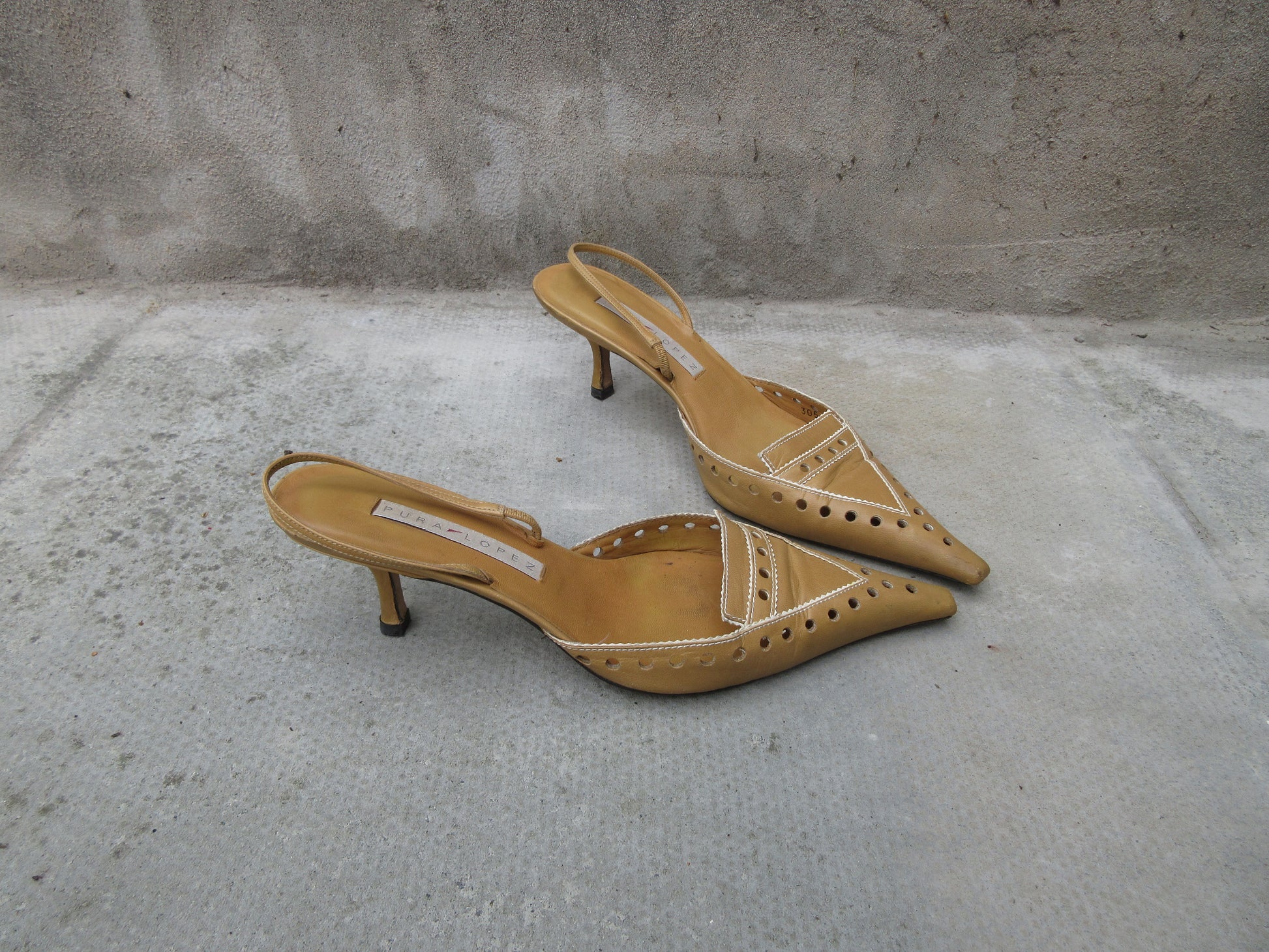 Vintage Tan Pura Lopez Loafer Slingback Kitten Heels