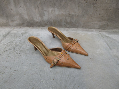 Conbipel Pointed Toe Kitten Heels