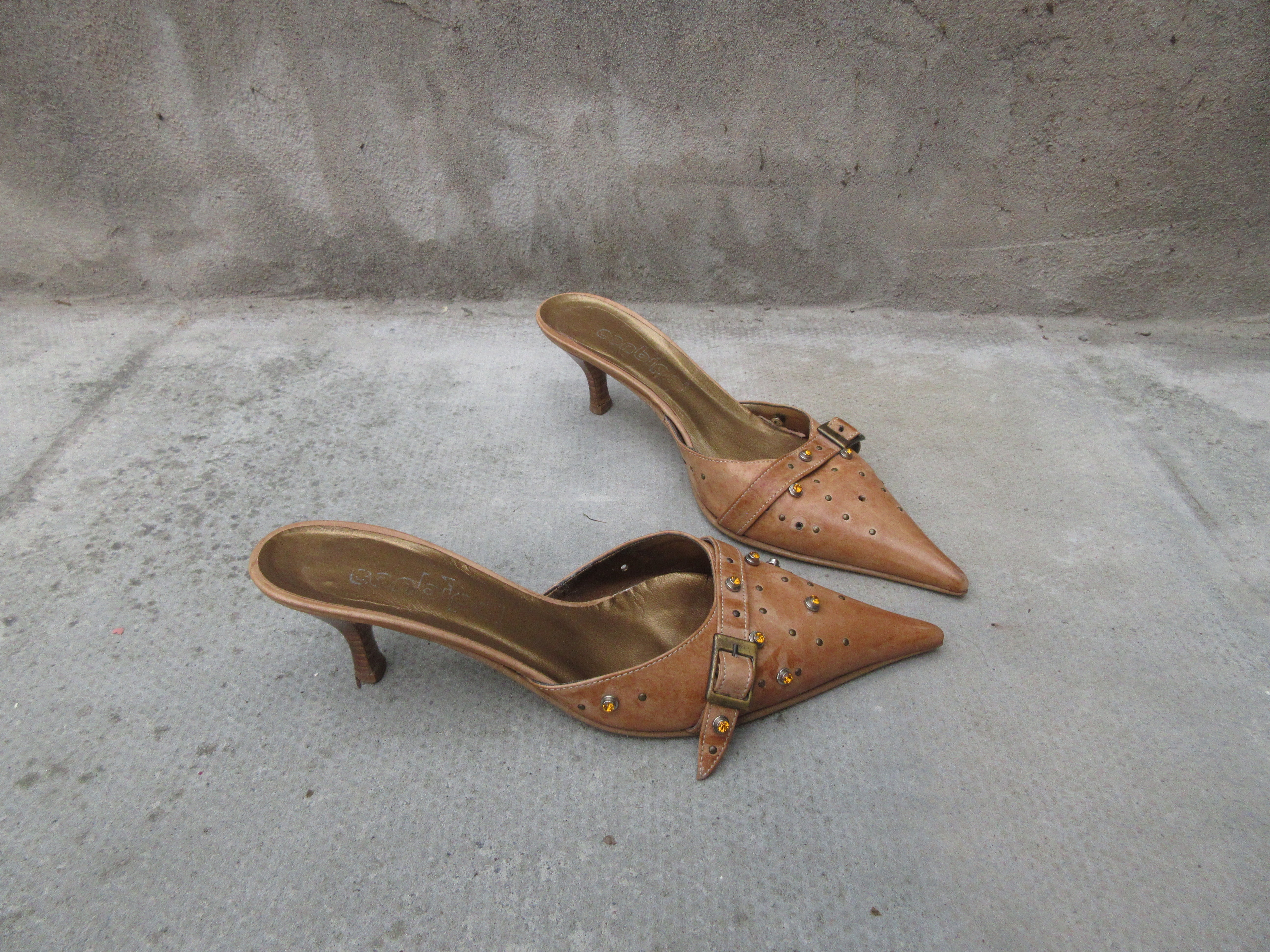 Vintage Leather Pointed Toe Kitten Heels Tan Mule Shoes with Buckle Studs mia pash