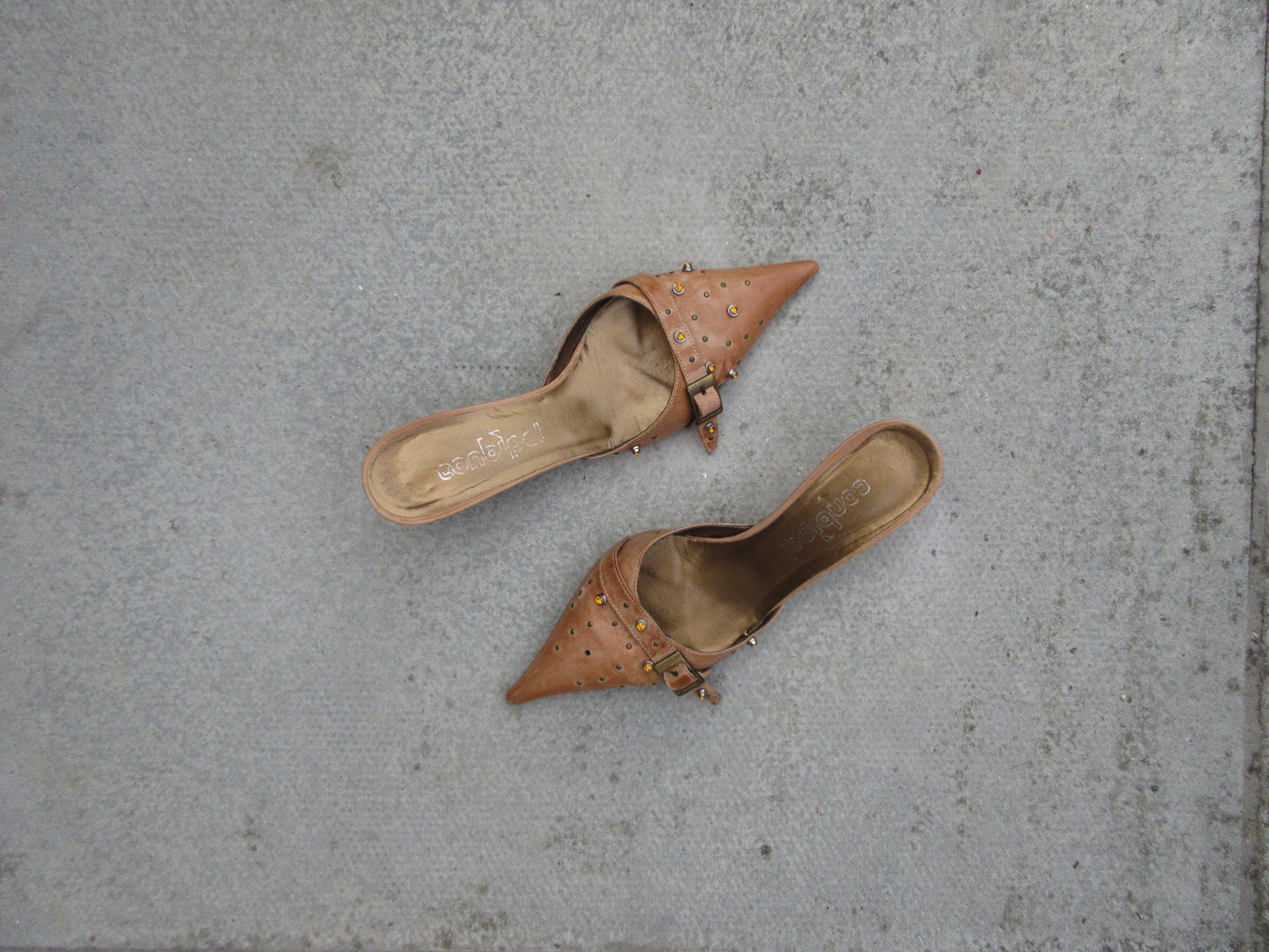 Conbipel Pointed Toe Kitten Heels