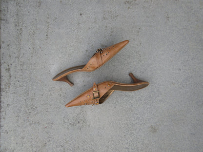 Conbipel Pointed Toe Kitten Heels